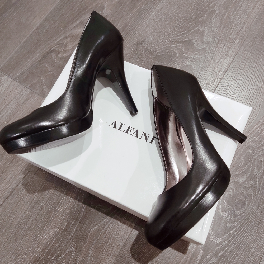[New] Alfani Women's Black Heels Size 7, But fit Size 8
